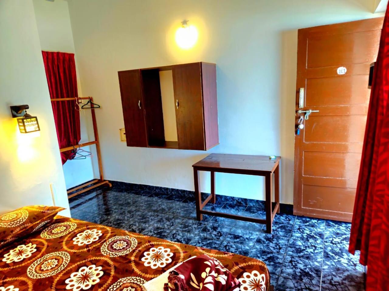 Orion Seaview Beach Hotel Kovalam Exterior foto